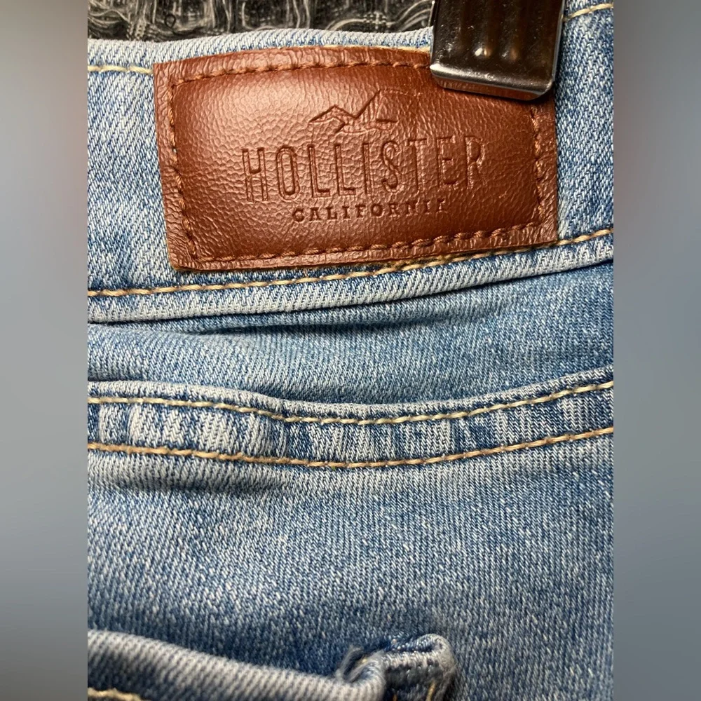 Hollister Distressed Light Blue Skinny Jeans - Picture 10 of 11